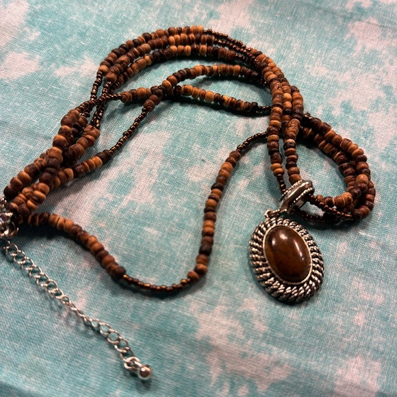 498-PTT Avon Brown Bead Necklace with Tiger Eye Color Setting Slide PreLoved - Picture 8 of 9